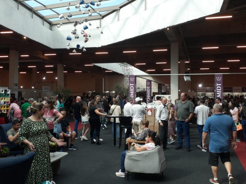 30ª Feira da Louça movimenta região e expositores apostam em feriado promissor