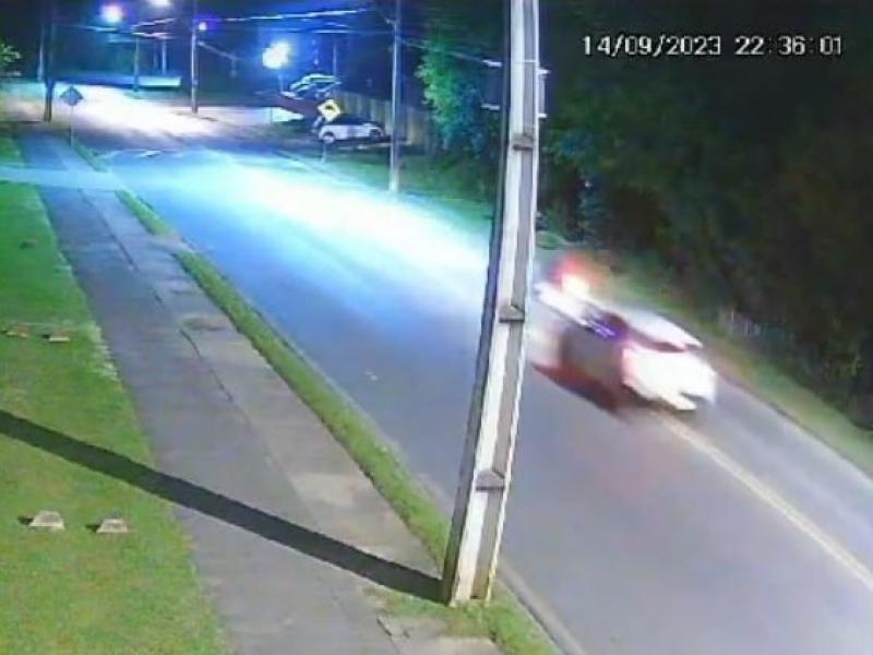 A morte do jovem motociclista de forma brutal causa comoção e revolta nas redes sociais 