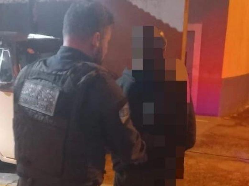 Homem com sinais de embriaguez é preso pela Guarda Municipal