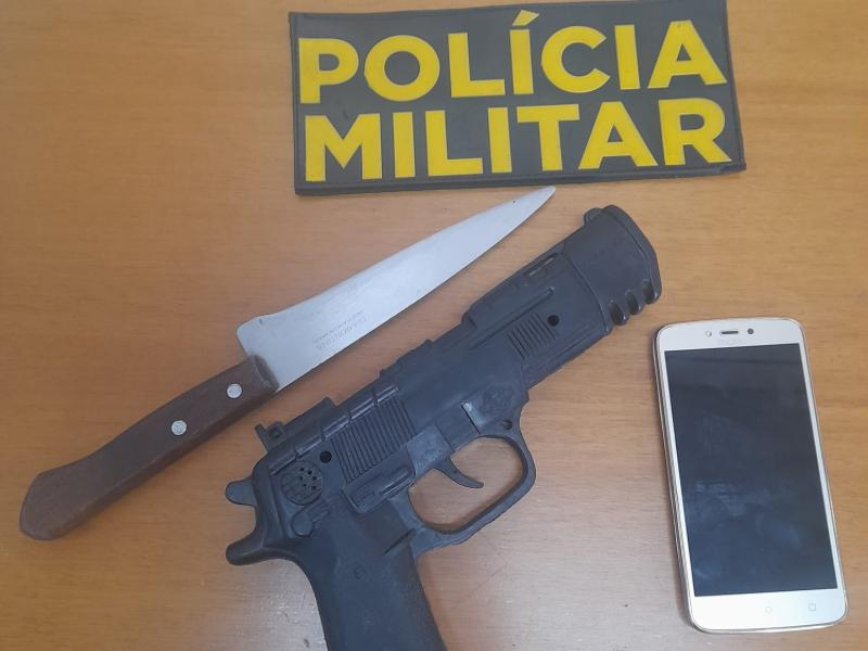 Mulher flagrada pela Polícia Militar quando fugia após cometer roubo no Bom Jesus 