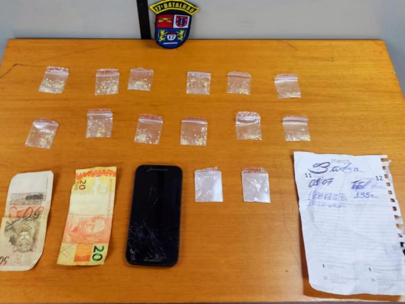 Policiais militares prendem indivíduo por tráfico de drogas na Ferraria 