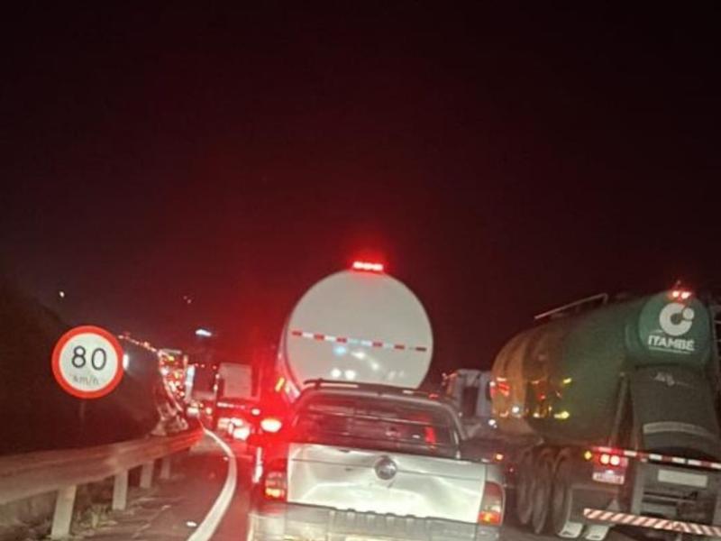 Rapaz é socorrido pelo SIATE após acidente no Km 104 da 277