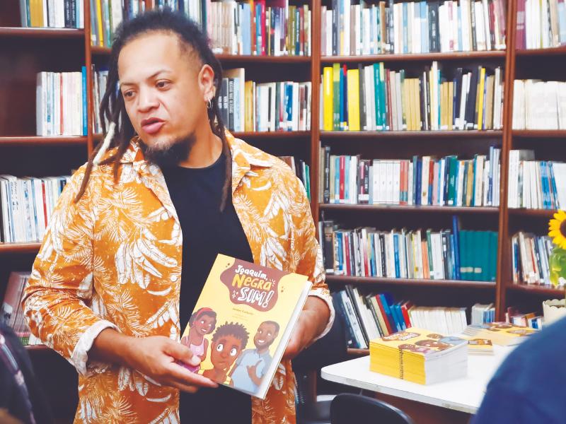 Autor lança livro infantojuvenil que traz contribuições para a luta antirracista