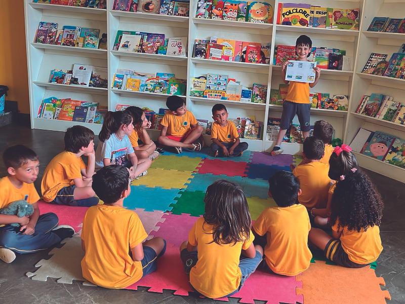 Crianças aprendem brincando e desenvolvem habilidades na Avance