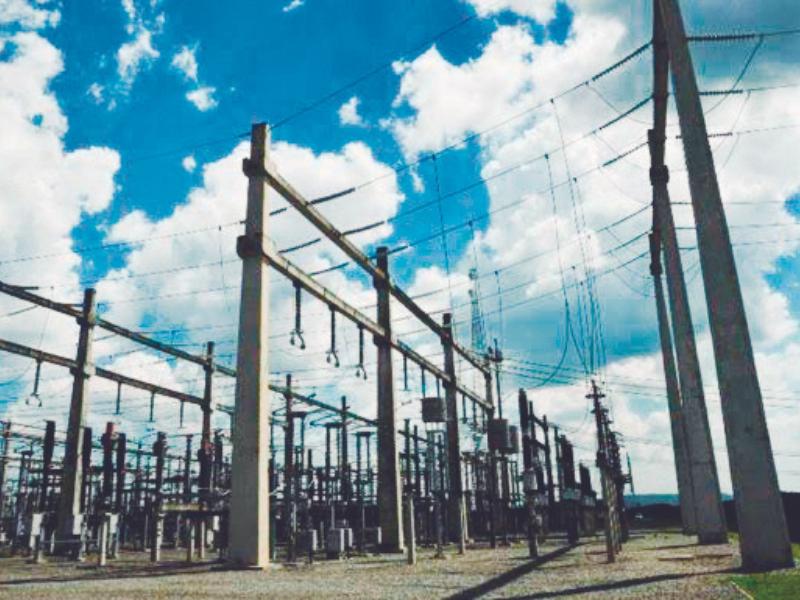 Baixas na energia têm acontecido devido à manutenção em subestação da Copel