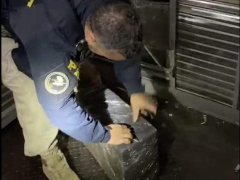 PRF descobre duas toneladas de maconha em fundo falso de caminhão