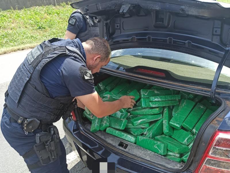 GM apoia a PRF em apreensão de grande carregamento de droga 