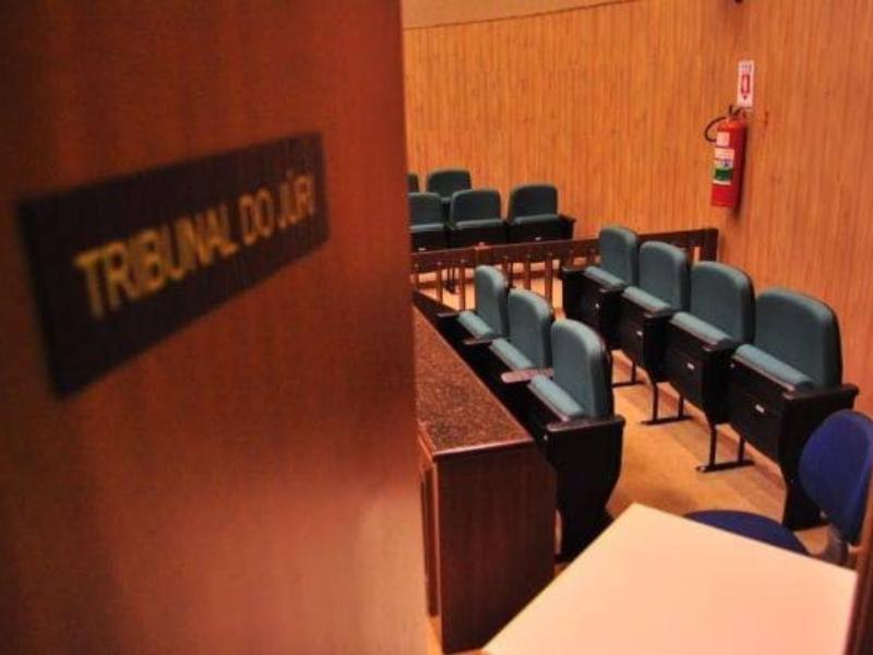Acusado de atear fogo na esposa em 2019 vai a júri nesta terça-feira (15)