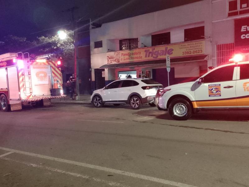 Corpo de Bombeiros acionado para atender um princípio de incêndio no Centro de Campo Largo 