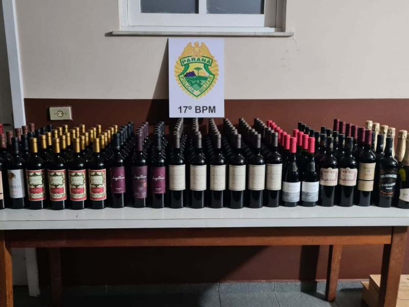 Policiais militares de Campo Largo apreendem carga de vinho em abordagem na rodovia 