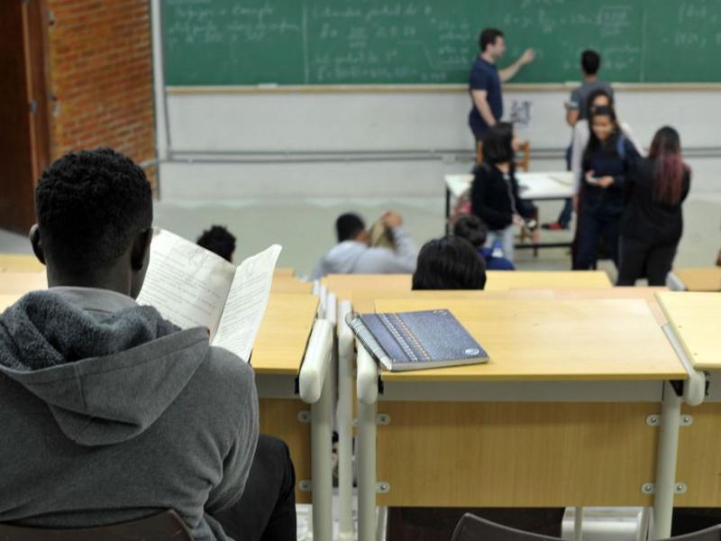 Escolas particulares terão um reajuste médio de 9% em 2024