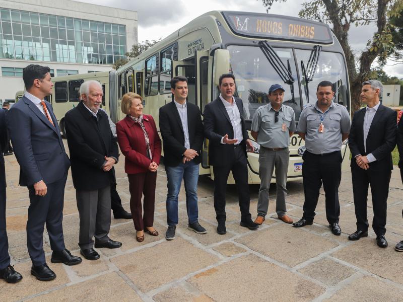 Região Metropolitana de Curitiba recebe 100 ônibus para renovação da frota do transporte coletivo