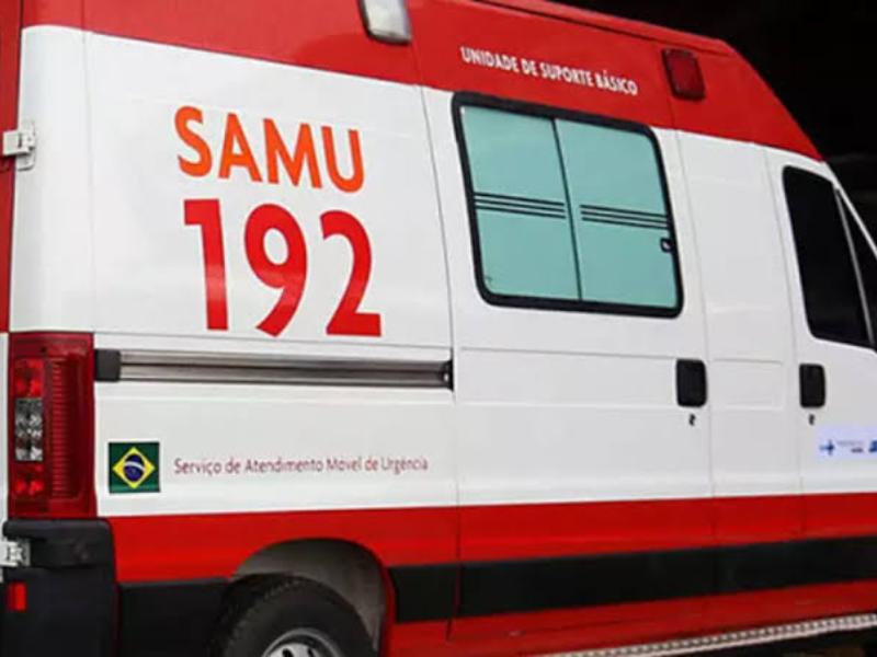 Motociclista socorrido pela equipe do SAMU após sofrer queda em Campo Largo 