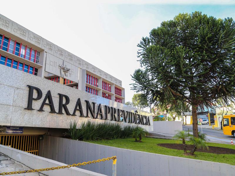 Paranaprevidência: beneficiários que não se recadastraram terão pagamentos bloqueados