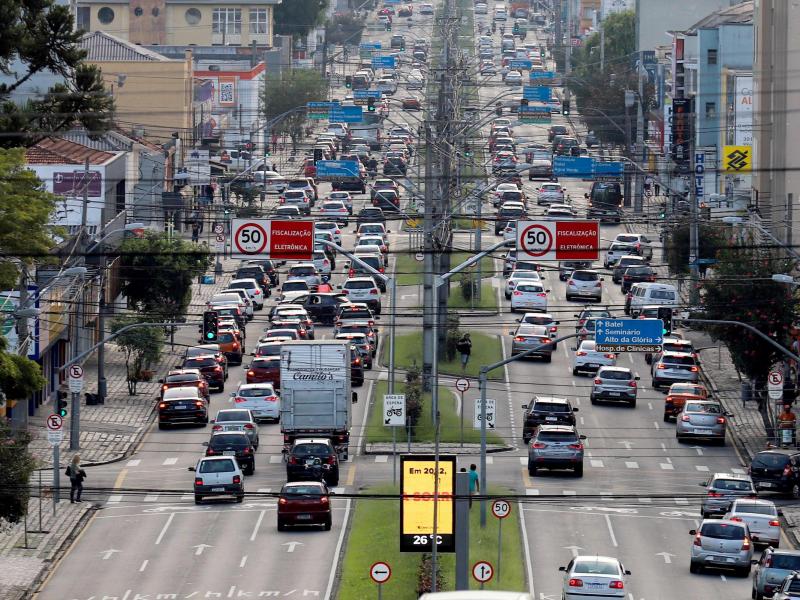 Frota de veículos cresce 12% no Paraná em cinco anos e passa de 8 milhões
