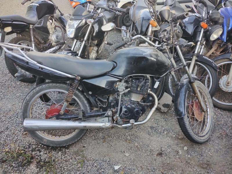 Polícia Militar apreende motocicleta sem placa e com numeração pinada em Três Córregos