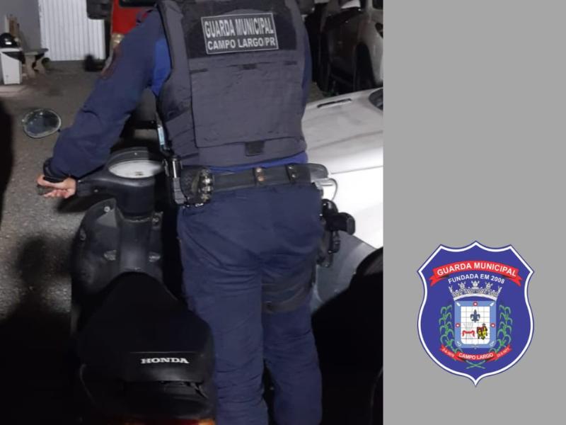 Indivíduo é detido pela Guarda Municipal com motoneta com placa de outro veículo 