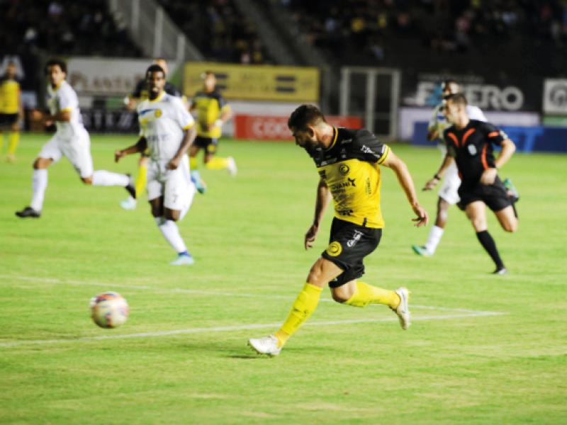 Andraus segue em busca da primeira  vitória no Campeonato Paranaense