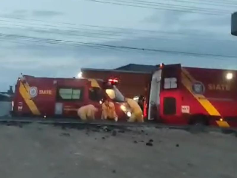 Motociclista fica gravemente ferido em colisão com veículo na travessia da Av. Marcelo Puppi, no Ouro Verde 