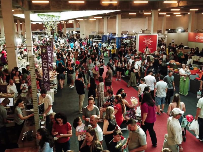 Primeiro final de semana da Feira da Louça em Campo Largo surpreende com quase 64 mil visitantes