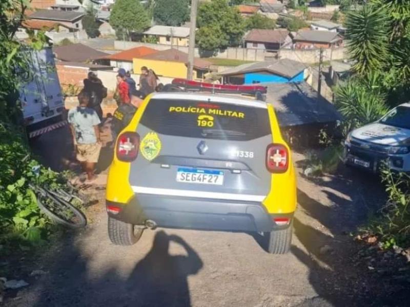 Rapaz executado a tiros após ser levado para uma conversa no interior de uma residência no Bom Jesus 
