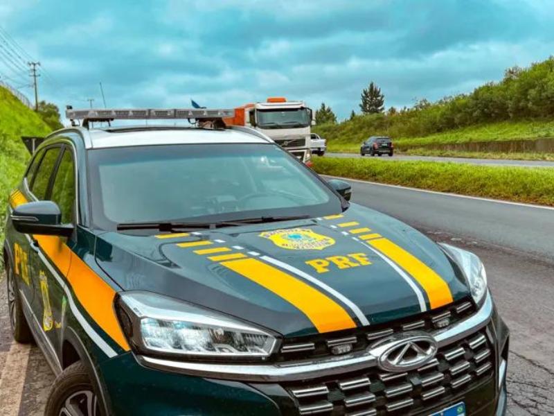 PRF de Ponta Grossa encontra caminhonete que havia sido roubada em Campo Largo