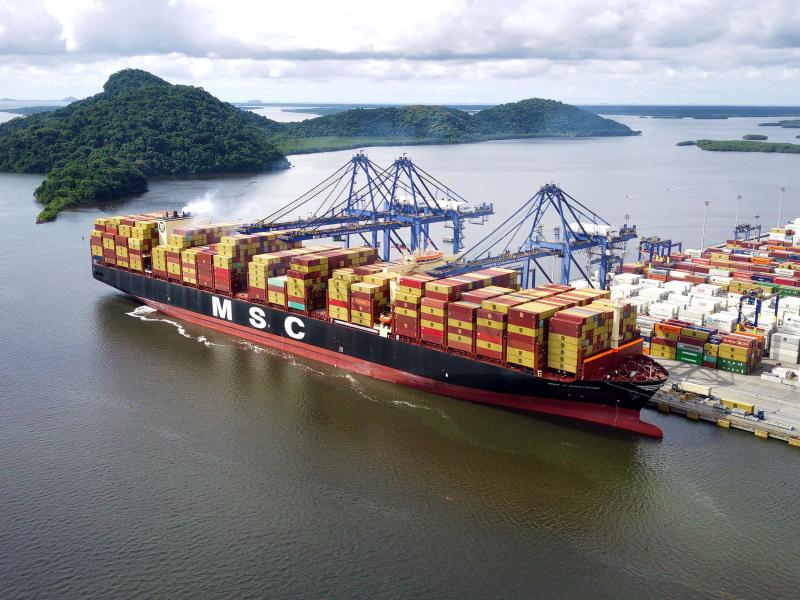 Porto de Paranaguá recebe maior navio da história do Paraná em capacidade
