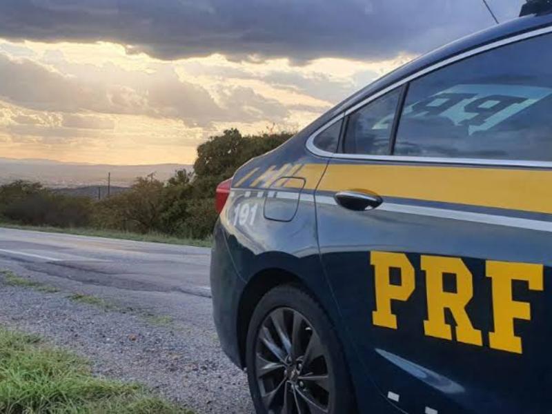 PRF apreende cocaína em abordagem a um veículo Fiat Toro no km 126 da BR-277