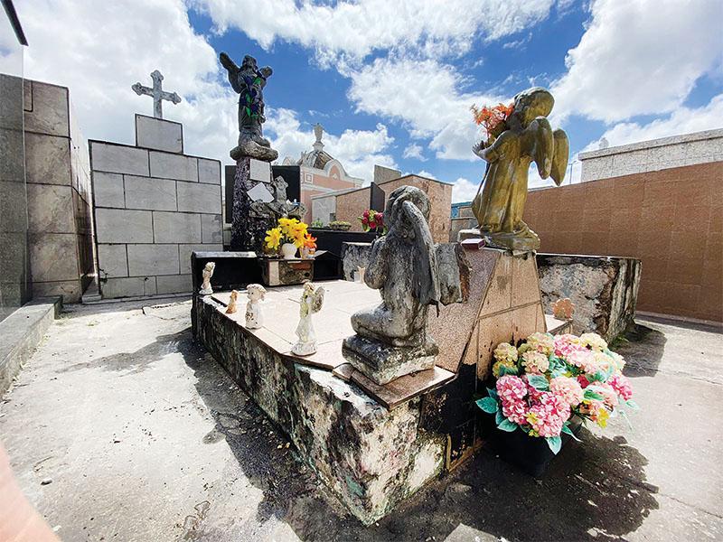Há 121 anos, túmulo e história de Mariazinha e Pedrinho Binek comovem os campo-larguenses