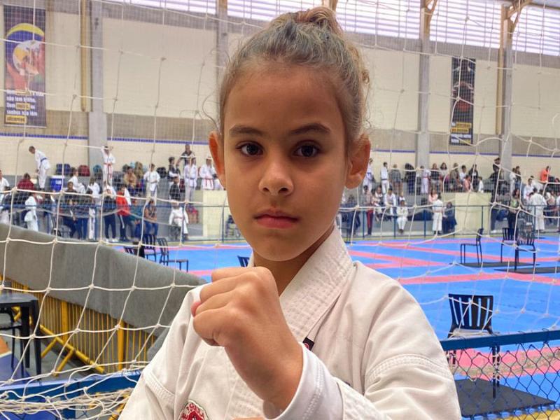 Pequena karateca é classificada para Pan-Americano no Chile