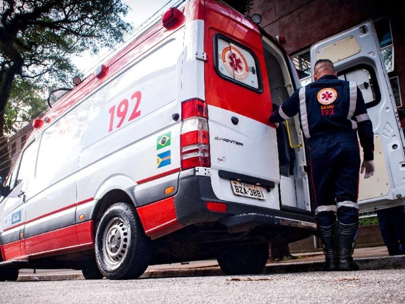 Homem é atropelado por carro branco que fugiu sem prestar socorro em Campo Largo