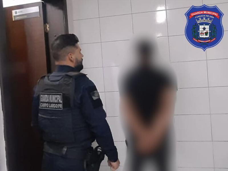 Indivíduo preso pela Guarda Municipal de Campo Largo após invadir uma propriedade 