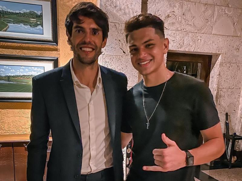 Youtuber de Campo Largo transforma paixão por futebol em canal com alcance mundial