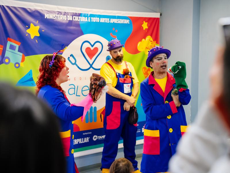 Projeto Medicando Alegria transforma a rotina hospitalar infantil com teatro e afeto
