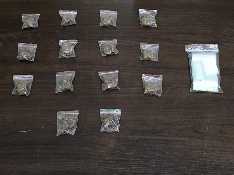 Polícia encaminha menor e apreende maconha após denúncias pelo 181, em Campo Largo