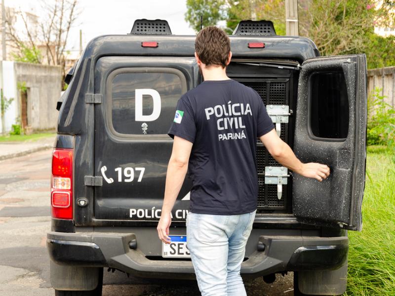 PCPR e PCSC prende mulher por roubo, extorsão e organização criminosa em Campo Largo
