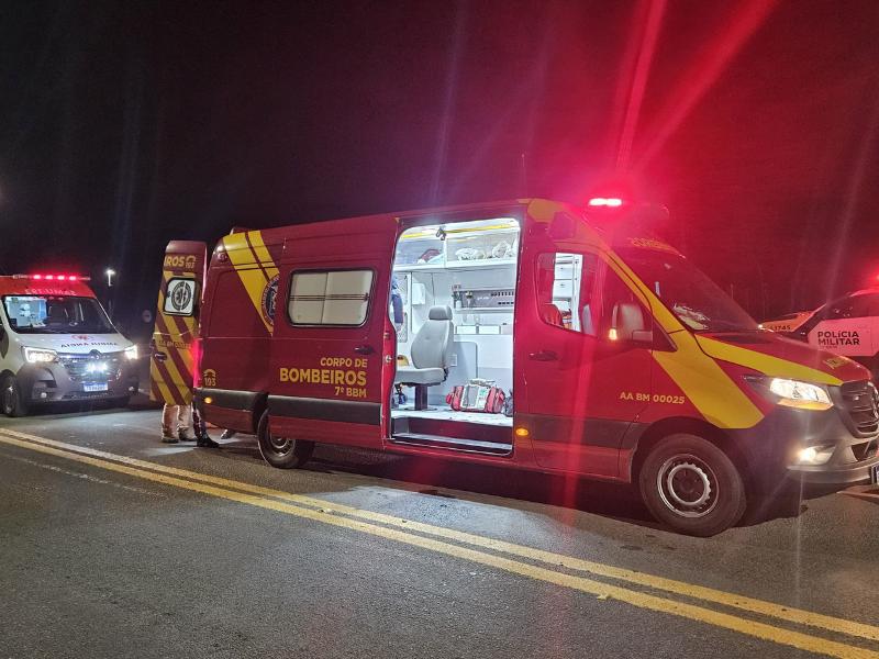Motociclista é socorrido em estado grave pelas equipes do SIATE e SAMU após queda