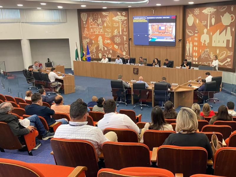 Secretária de Saúde fala sobre atendimentos na UPA em sessão extraordinária da Câmara de Campo Largo