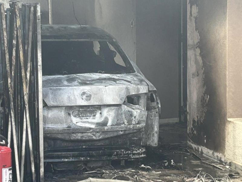 Carro do prefeito é consumido pelo fogo na Prefeitura de Balsa Nova 