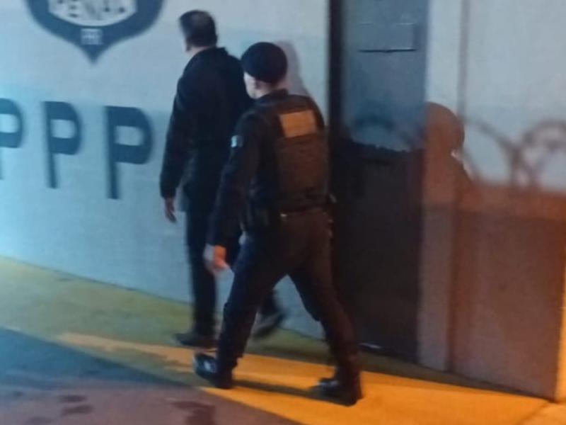 Motorista procurado pela Justiça é preso pela Guarda Municipal na BR-277, em Campo Largo