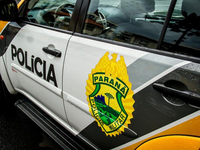 Veículo invade confecção de tapete de Corpus Christi e atinge garoto em Campo Largo