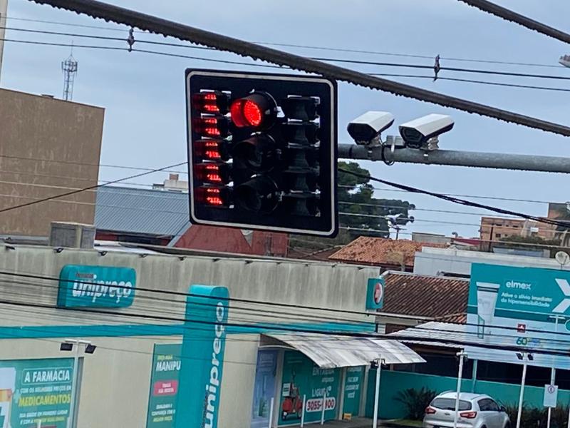 Leitores questionam novas câmeras no Centro e Prefeitura diz que são para o Estar