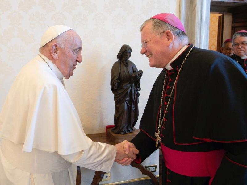 Cardeal apto a votar para escolha de próximo papa teve passagem por Campo Largo