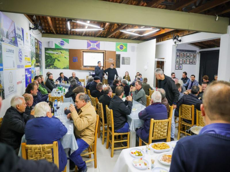 Reunião do Amigos do Itaqui reúne empresários e debate regularização fundiária em Campo Largo
