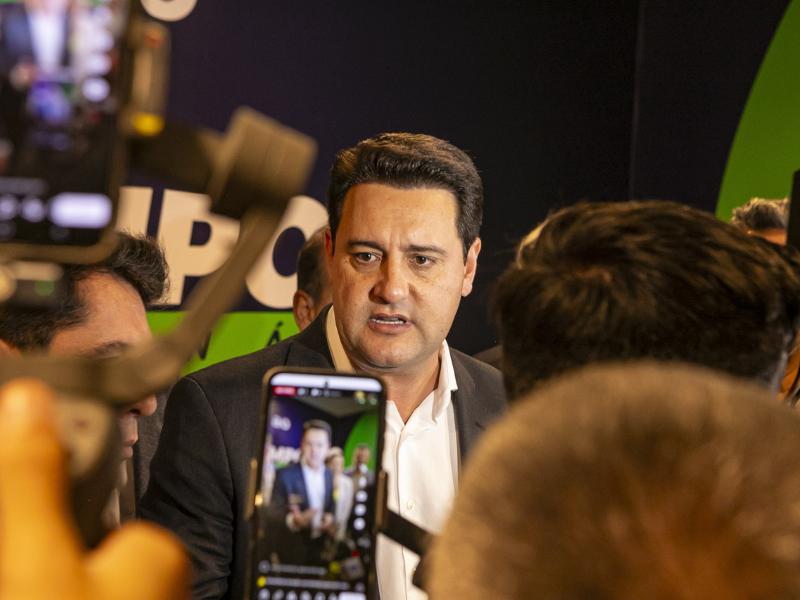 Ratinho Junior cresce e vence Lula em 2º turno em 2026, aponta nova pesquisa