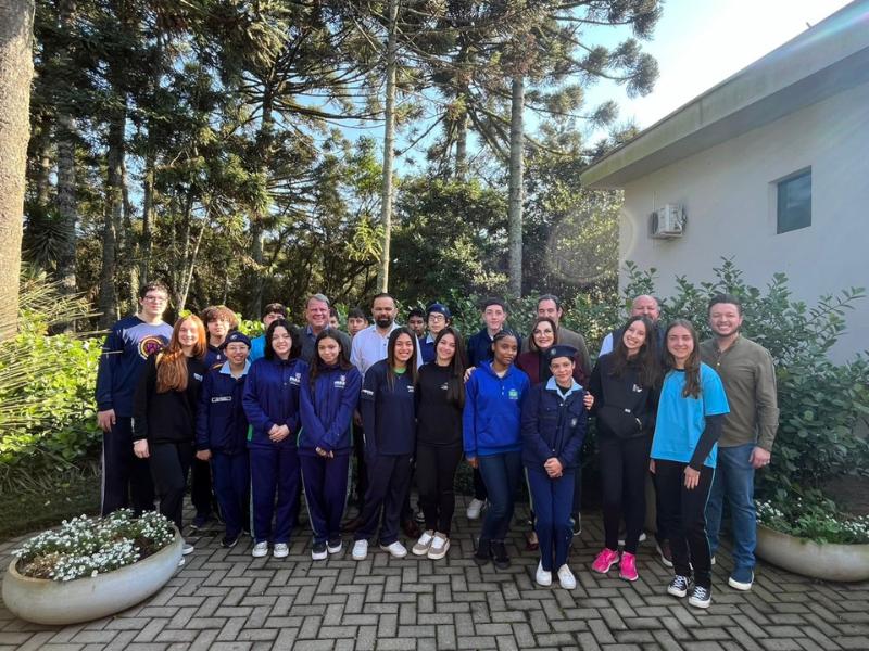 Estudantes de Campo Largo se preparam para participar do Ganhando o Mundo em 2026