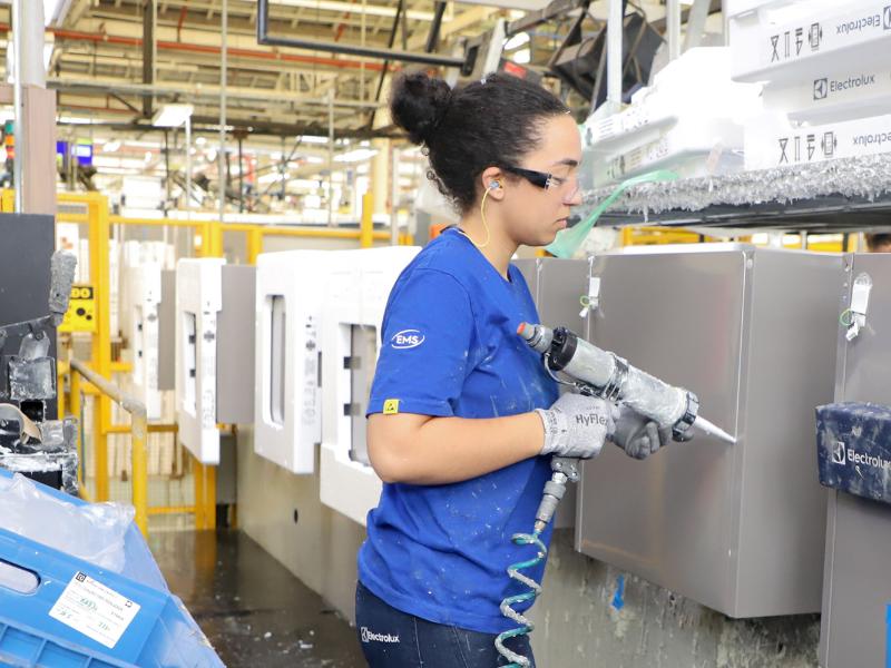 Com destaque para indústria, Agências do Trabalhador têm 17,3 mil vagas de emprego