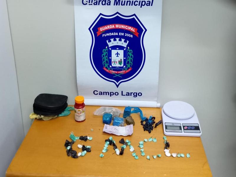 Jovem é preso por tráfico de drogas na Rondinha