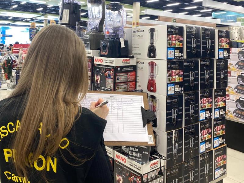 Procon de Campo Largo orienta consumidores e reforça fiscalização para a Black Friday 2025