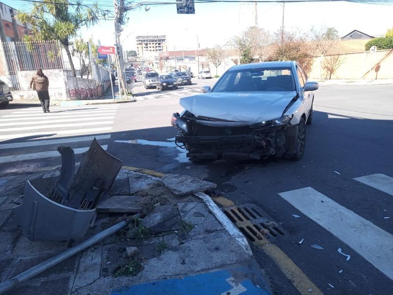 Cerca de seis colisões em diferentes pontos de Campo Largo foram registrados nesta quarta-feira (25)